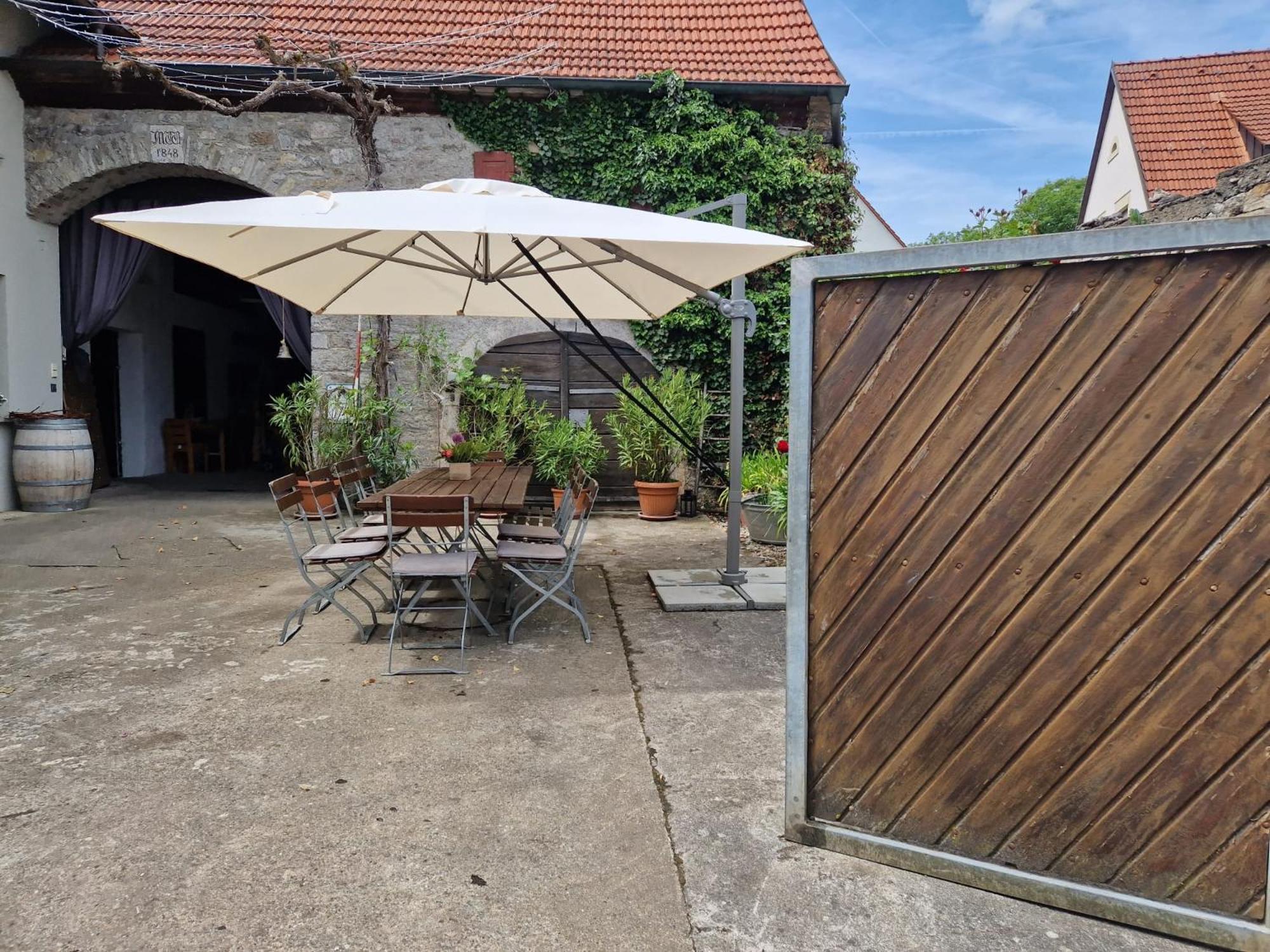 Weingut Knauer Apartment ดัทเทลบาค ภายนอก รูปภาพ